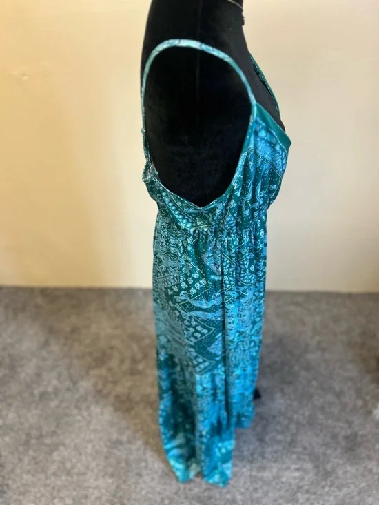 Teal Paisley Maxi Dress with V-Neck - Picture 6 of 6